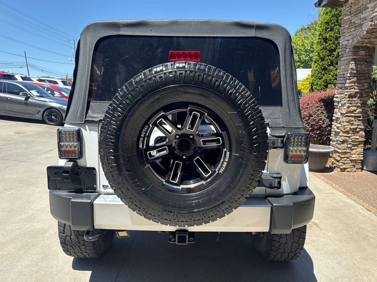 Used 2015 Jeep Wrangler Unlimited Sahara AWD/4WD image 6