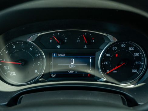Used 2024 GMC Terrain SLE w/ Driver Convenience Package FWD image 22