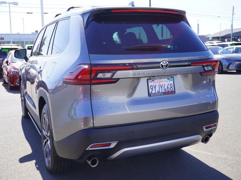 Used 2026 Toyota Grand Highlander AWD Hybrid image 8