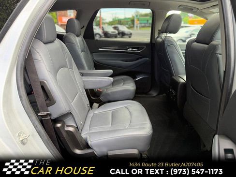 Used 2019 Buick Enclave Essence AWD/4WD image 22