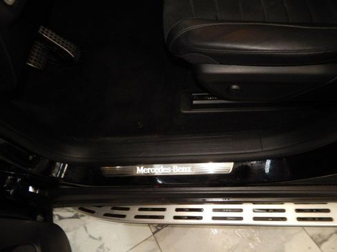 Used 2022 Mercedes-Benz GLE 350 4MATIC w/ AMG Line Exterior image 15