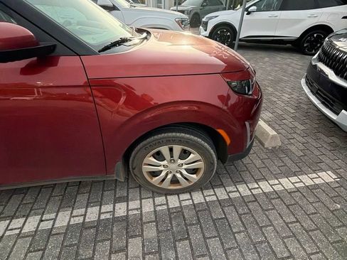 Used 2024 Kia Soul LX FWD image 17
