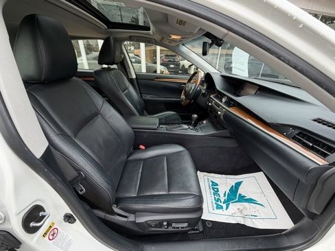 Used 2013 Lexus ES 300h image 11