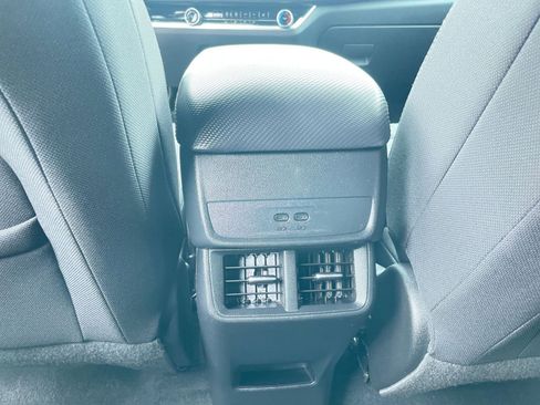 Used 2025 Chevrolet Equinox LT image 24
