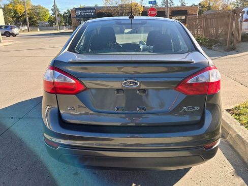 Used 2015 Ford Fiesta SE w/ Comfort Package image 9