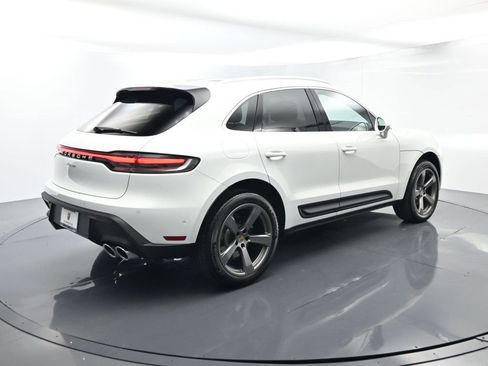 Used 2025 Porsche Macan image 15