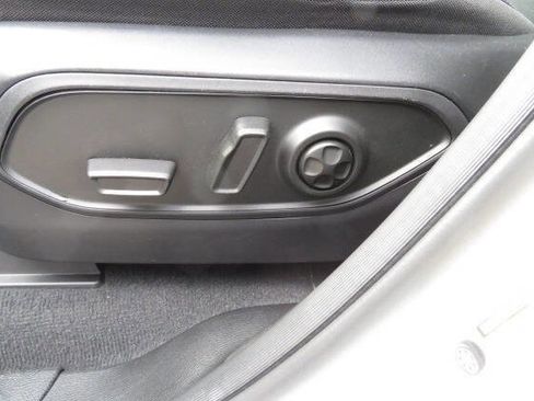 Used 2024 Jeep Grand Cherokee Laredo X w/ Luxury Tech Group I AWD/4WD image 16