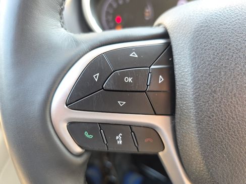 Used 2018 Jeep Grand Cherokee Limited AWD/4WD image 15