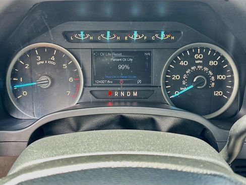 Used 2018 Ford F150 XLT w/ Equipment Group 301A Mid RWD image 12