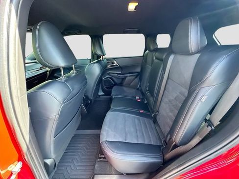 Used 2024 Mitsubishi Outlander SE Black Edition image 23