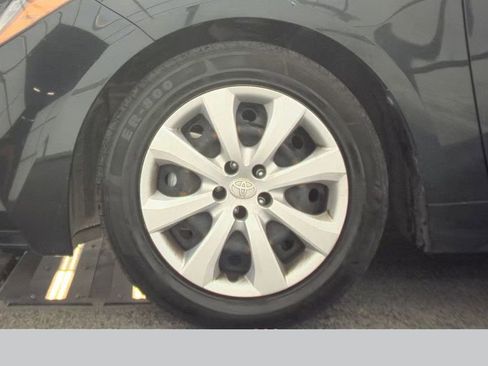 Used 2022 Toyota Corolla LE image 9