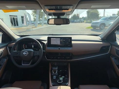 Used 2026 Nissan Rogue Platinum AWD/4WD image 26