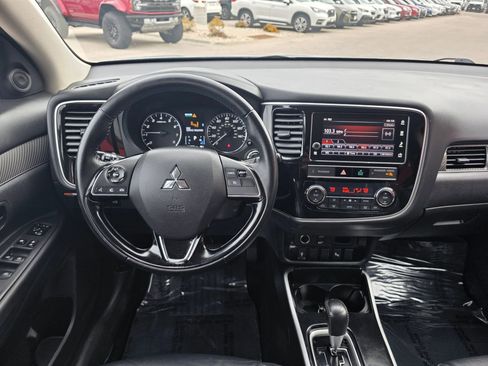 Used 2019 Mitsubishi Outlander SEL image 13