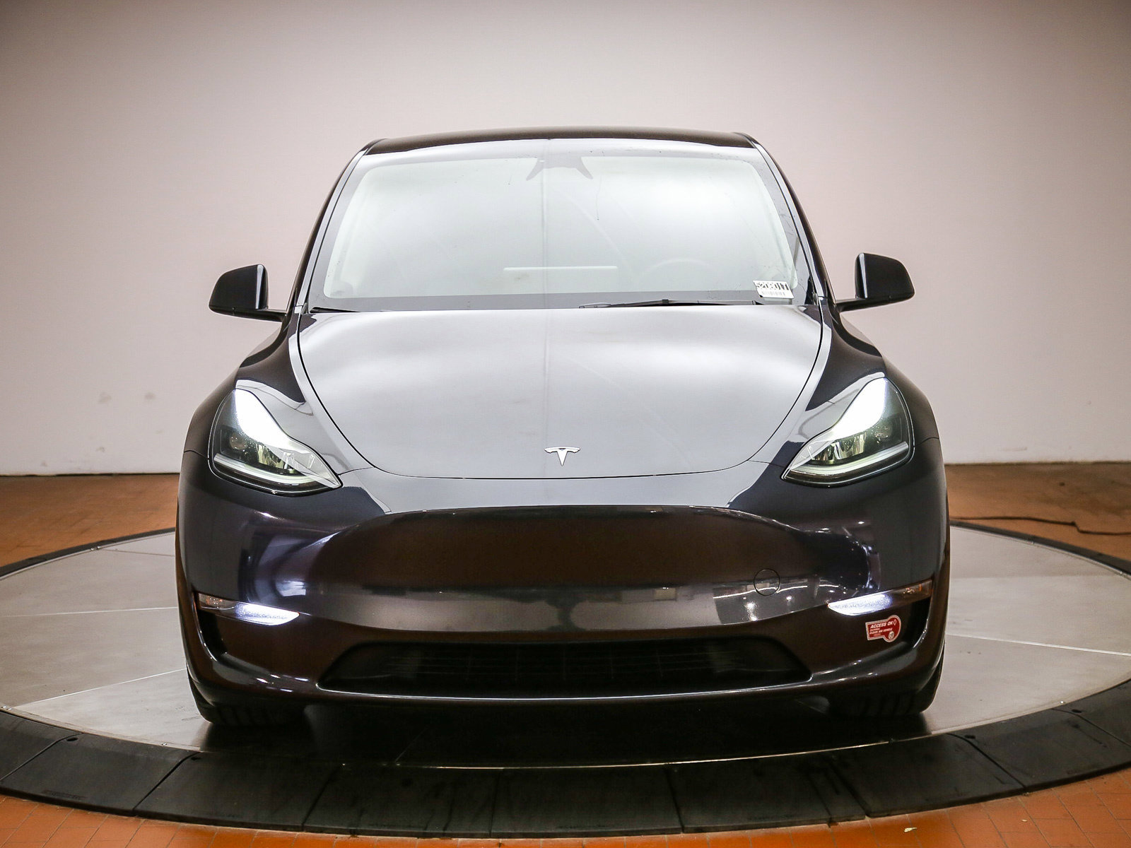 Used 2024 Tesla Model Y Performance AWD/4WD image 2