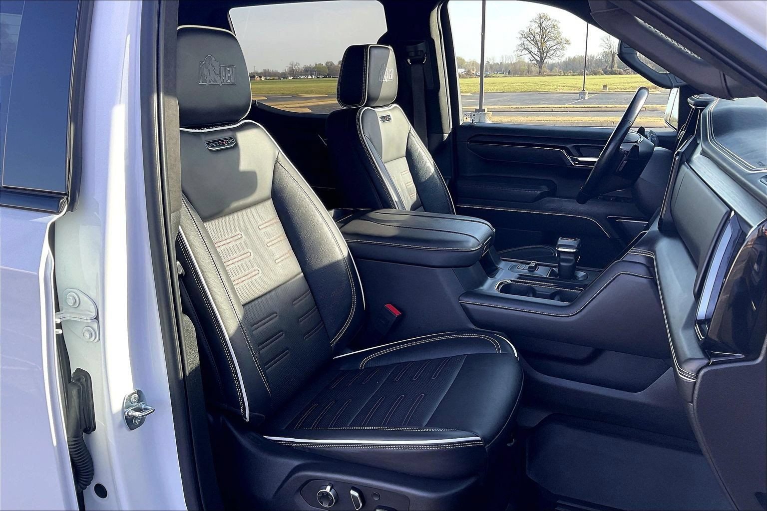 Used 2023 GMC Sierra 1500 AT4X w/ AT4X AEV Edition AWD/4WD image 8