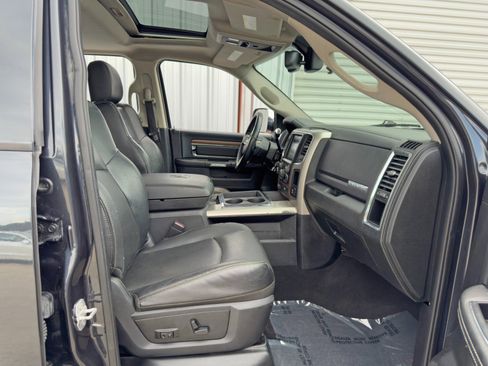 Used 2015 RAM 3500 Laramie image 12