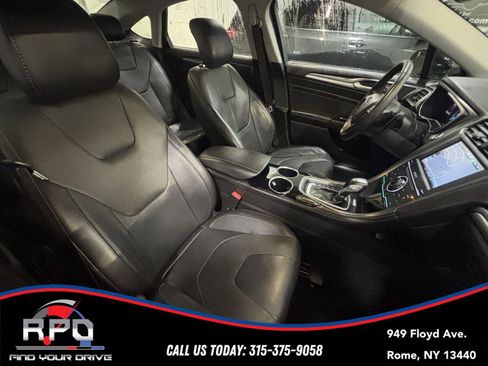Used 2014 Ford Fusion Titanium image 31