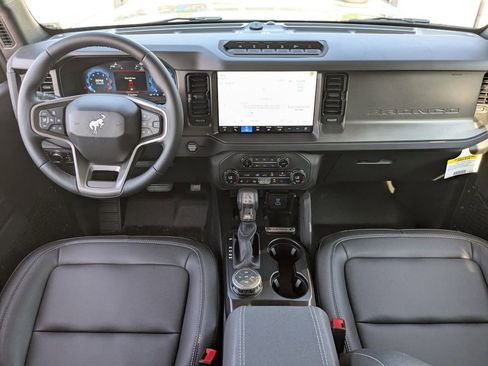 New 2025 Ford Bronco Badlands image 16