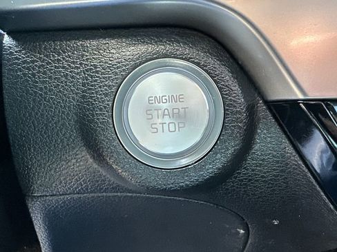 Used 2025 Kia Telluride S AWD/4WD image 38