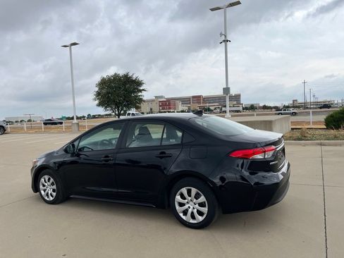 Used 2026 Toyota Corolla LE FWD image 4