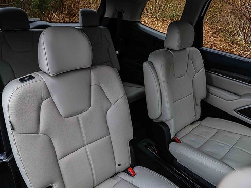 Certified 2023 Kia Telluride EX w/ EX Captain's Chair Package image 26