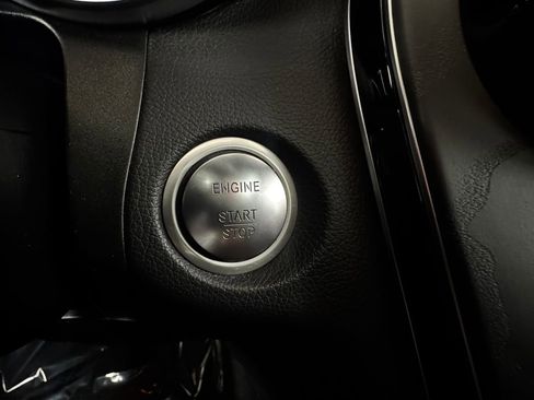 Used 2019 Mercedes-Benz GLC 300 4MATIC image 30