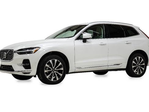 Used 2023 Volvo XC60 B5 Plus AWD/4WD image 2