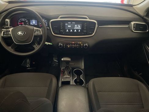 Used 2020 Kia Sorento LX FWD image 12