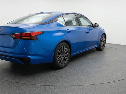 Used 2025 Nissan Altima 2.5 SV image 9