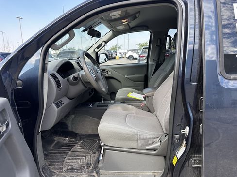 Used 2017 Nissan Frontier SV AWD/4WD image 8