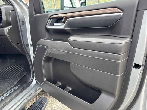 Used 2025 Chevrolet Silverado 2500 LT w/ Convenience Package AWD/4WD image 31