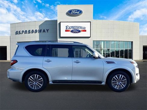 Used 2023 Nissan Armada SL image 5