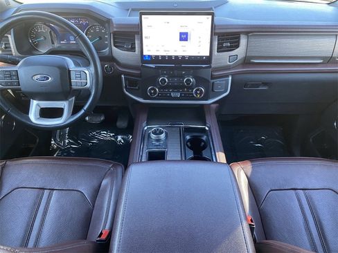 Used 2023 Ford Expedition Limited image 18