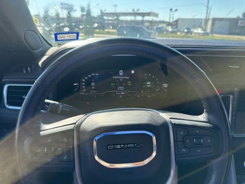 Used 2022 GMC Yukon Denali w/ Denali Ultimate Package image 23