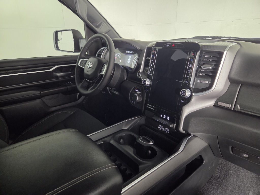 Used 2025 RAM 1500 Big Horn RWD image 33