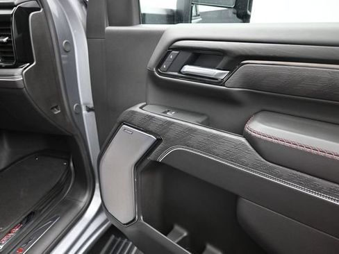 Used 2025 GMC Sierra 2500 AT4X AWD/4WD image 17