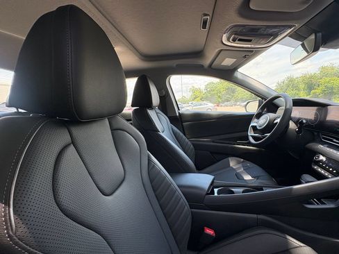 New 2026 Hyundai Elantra Limited FWD image 16