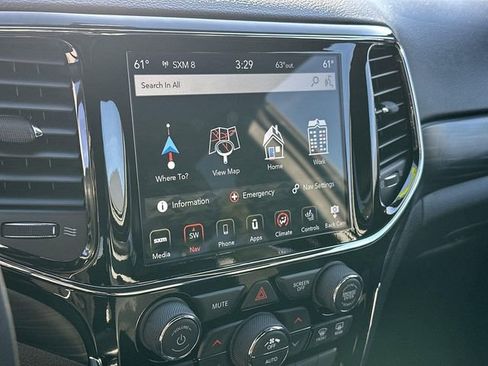 Used 2019 Jeep Grand Cherokee Altitude image 13