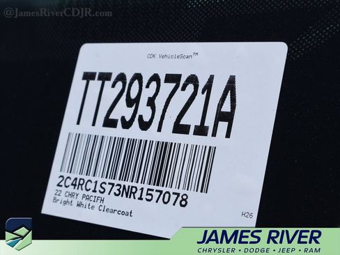 Used 2022 Chrysler Pacifica Limited FWD image 41