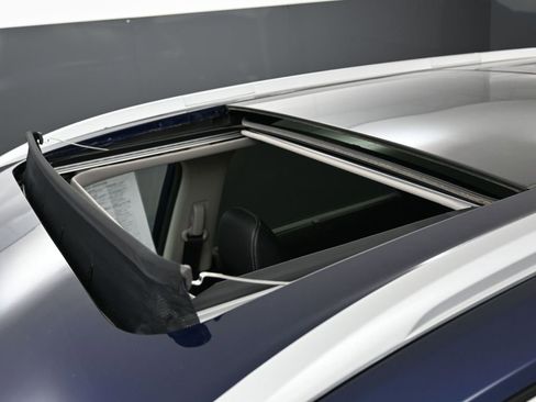 Used 2024 Nissan Rogue SL w/ SL Premium Package image 11