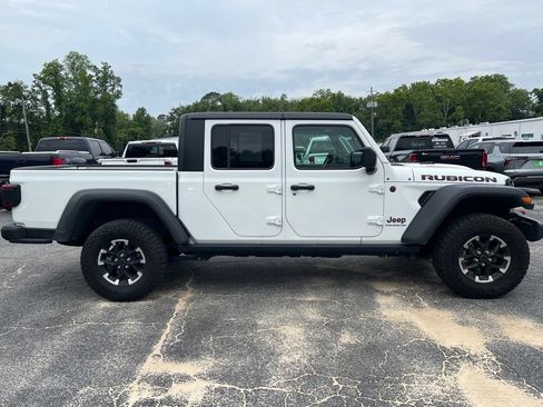 Used 2026 Jeep Gladiator Rubicon AWD/4WD image 2