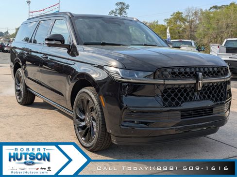 New 2026 Lincoln Navigator L Reserve w/ Jet Appearance Package image 4