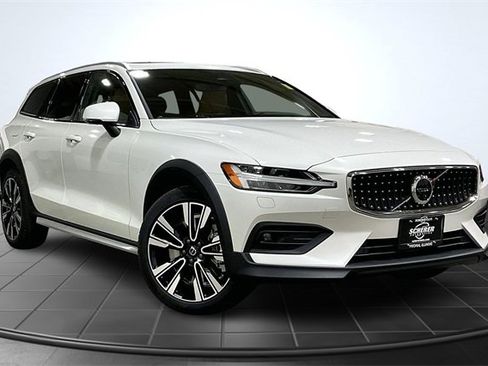 New 2026 Volvo V60 B5 Cross Country Ultra w/ Climate Package image 3