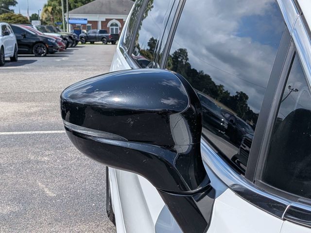 Used 2024 Chrysler Pacifica Touring-L FWD image 10
