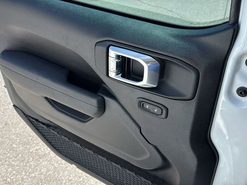 New 2026 Jeep Gladiator Sport AWD/4WD image 12