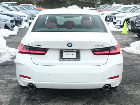Certified 2023 BMW 330i xDrive Sedan w/ Convenience Package image 7