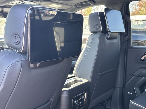 New 2026 Chevrolet Suburban Premier image 24