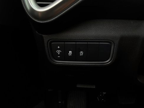 Used 2025 Kia Soul LX w/ LX Technology Package FWD image 20