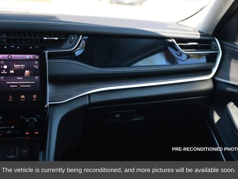 Used 2023 Jeep Grand Cherokee 4WD 4xe image 29