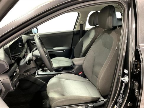 Used 2025 Kia K4 FWD image 30